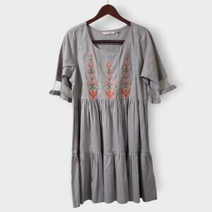 Haute‎ Curry Tiered Floral Embroidered Bell Sleeve Dress Grey Pink Sz Lg Cottage